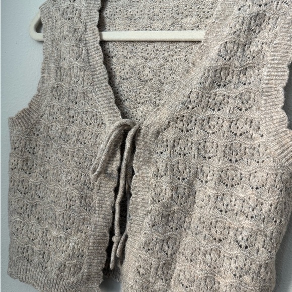 Lush Sweetheart Neck Taupe Knit Cardigan Vest - Picture 3 of 8